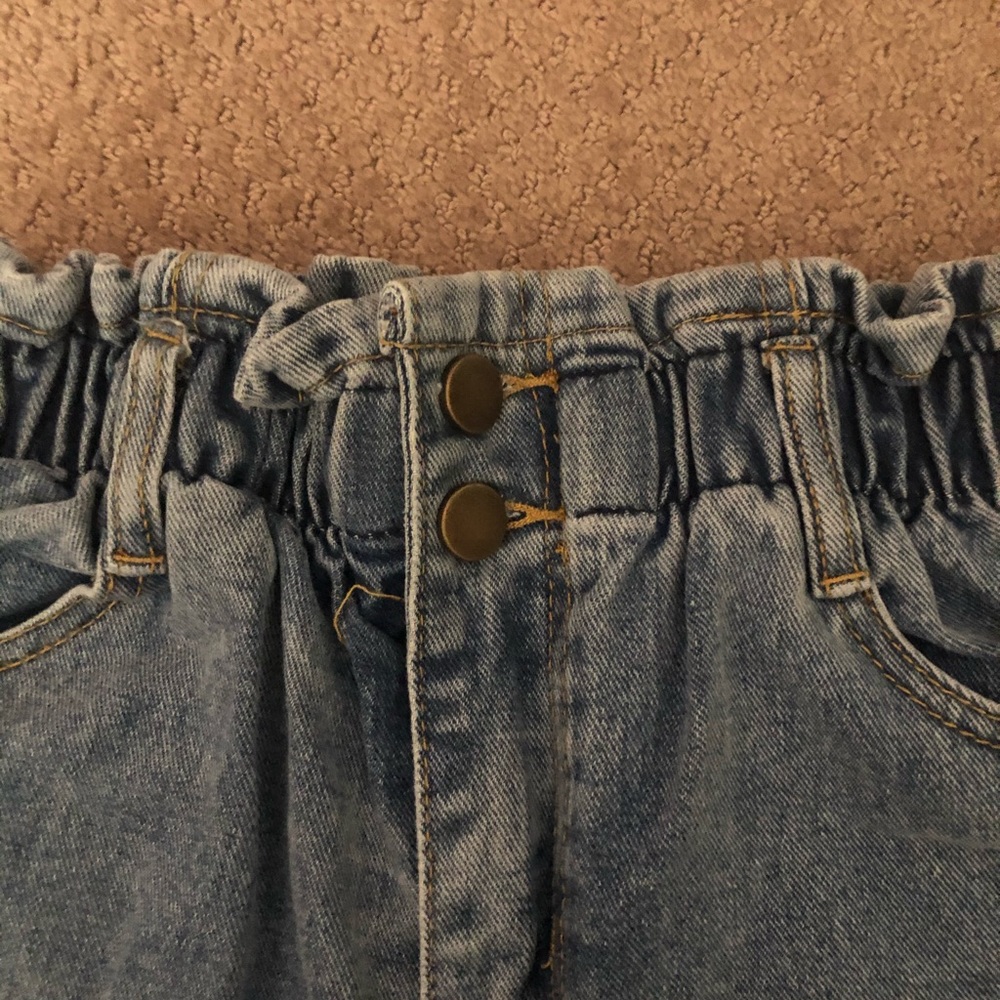 SHEIN- Shorts with Painted Pockets - Picture 2 of 5